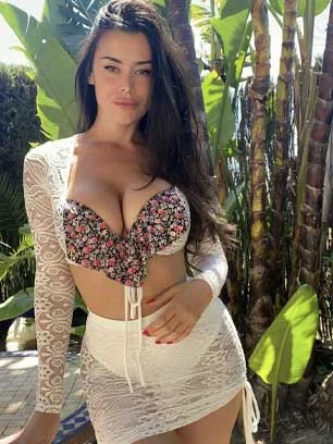 Female Escorts in Red Fox Hotel Hotel